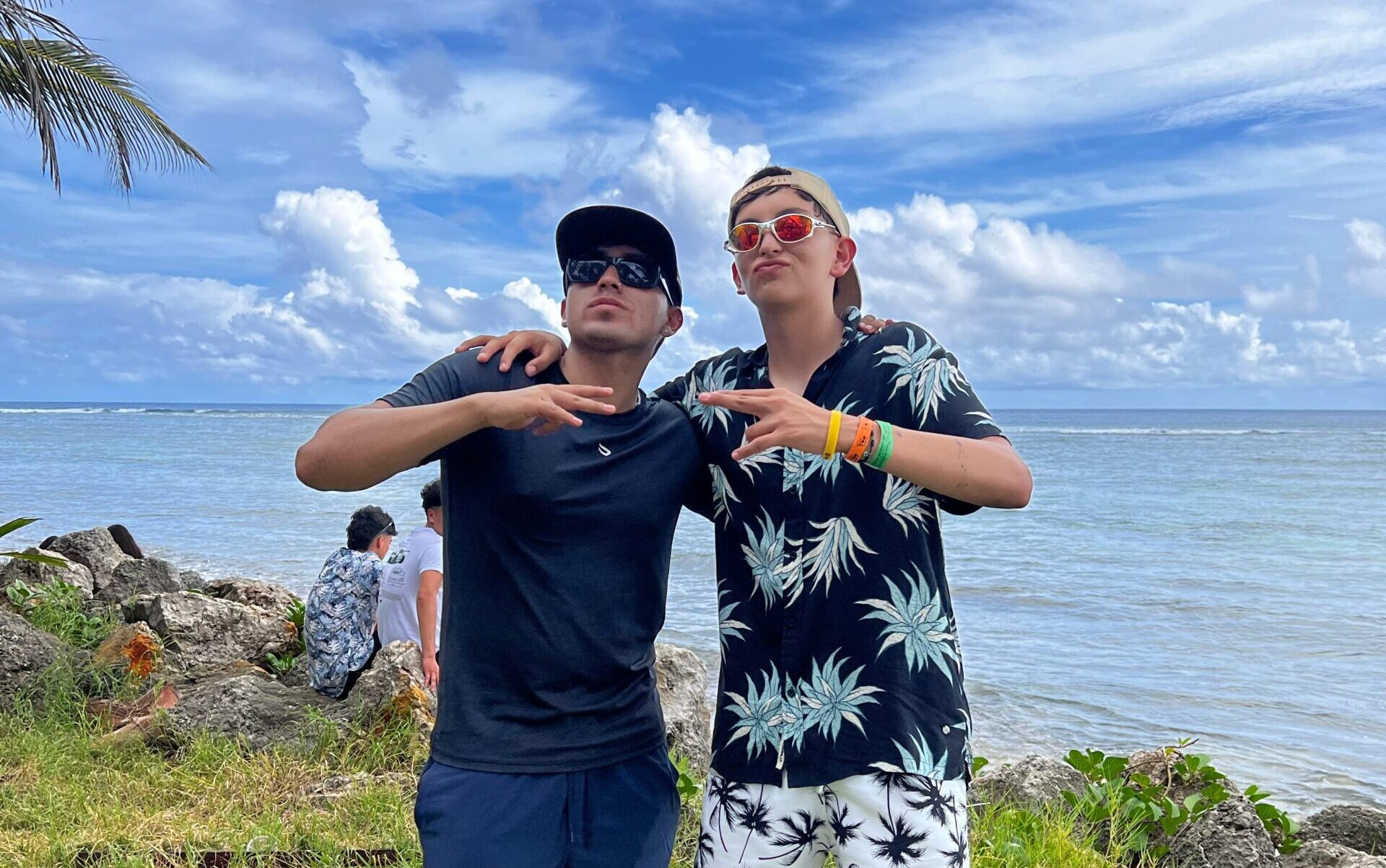 en cancun con tus amigos en el viaje de graduacion de tu promocion de colegio